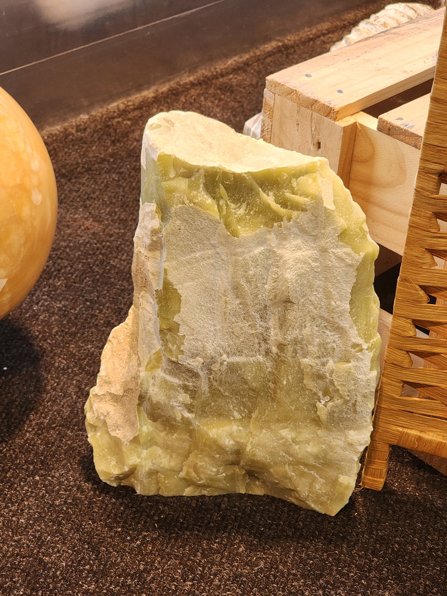 Lemon Quartz Cut Base