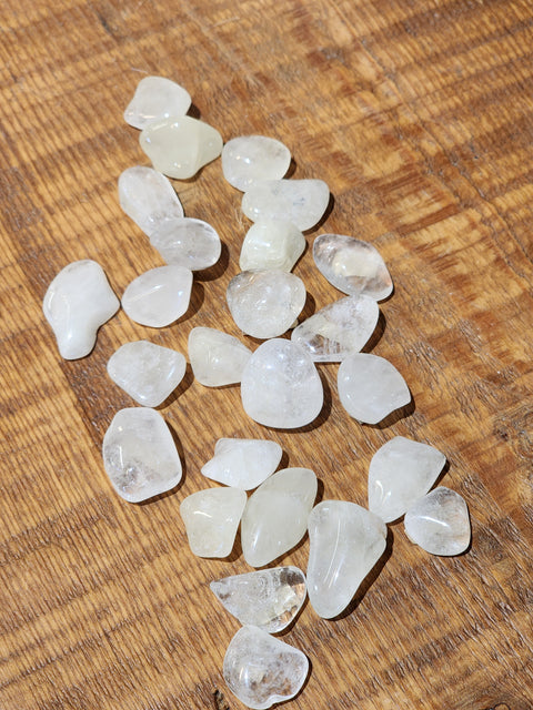 Sulphur Quartz Tumble