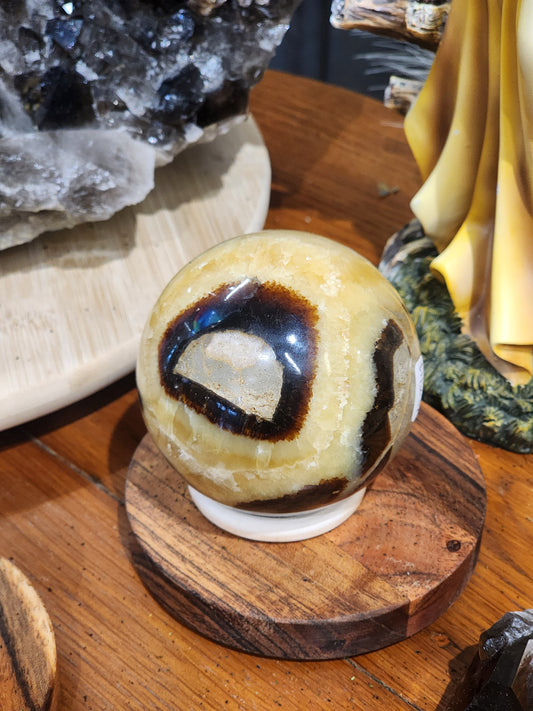 Septarian sphere