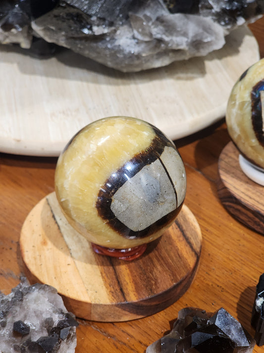 Septarian sphere