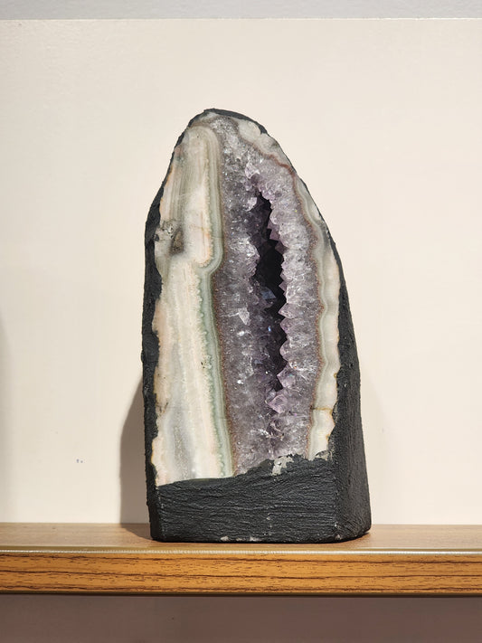 1.9kg Amethyst Cave