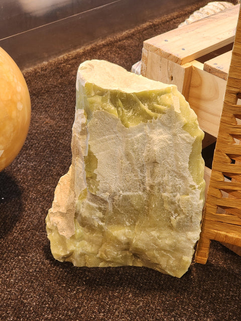 Lemon Quartz Cut Base "Molly"