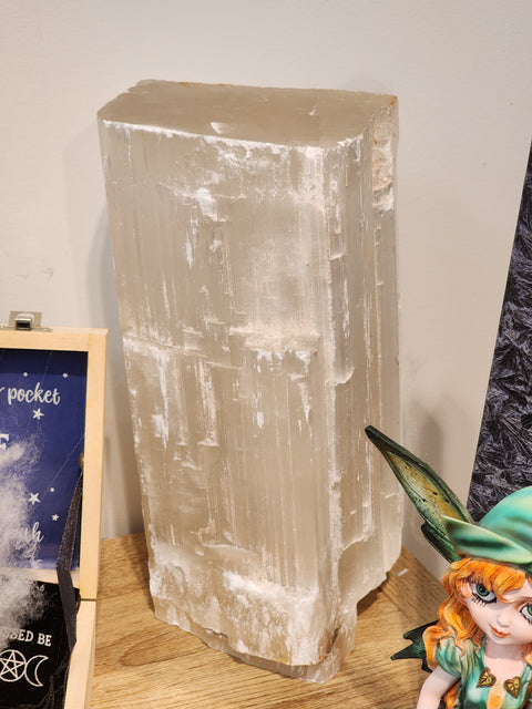 7.6kg Selenite