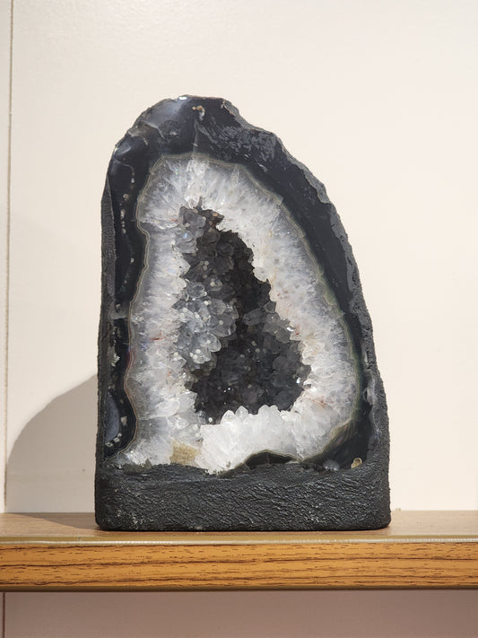1.7kg Amethyst Cave
