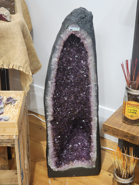 51.7 Kg Amethyst Cave
